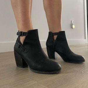Women’s Heeled Boot